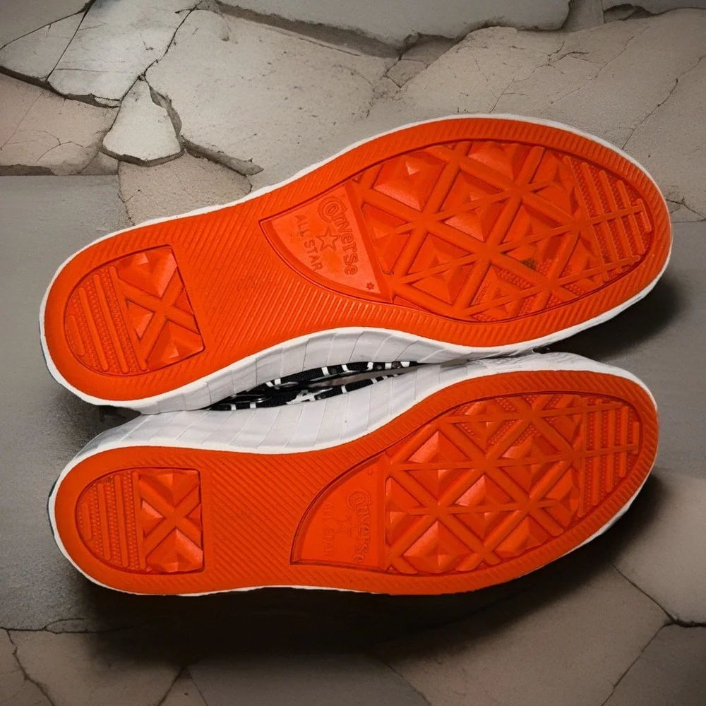 Converse Chuck Taylor All‎ Star High Top Graffiti Not A Chuck Shoes Youth 4
